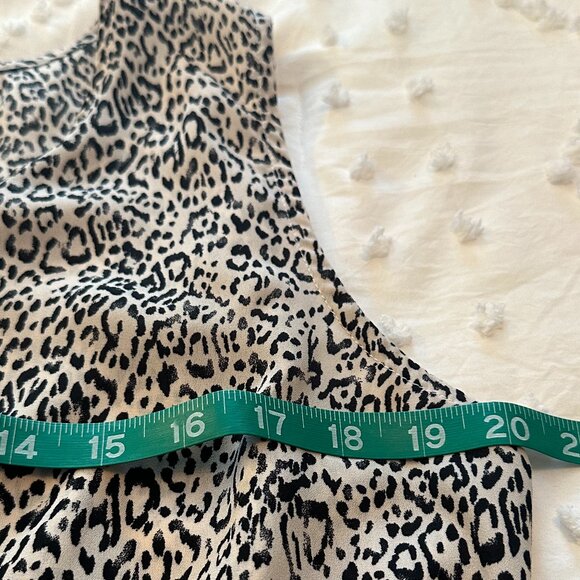 Lily White Leopard Print Button-Front Peplum Blouse Women's Size Large EUC - Picture 7 of 8